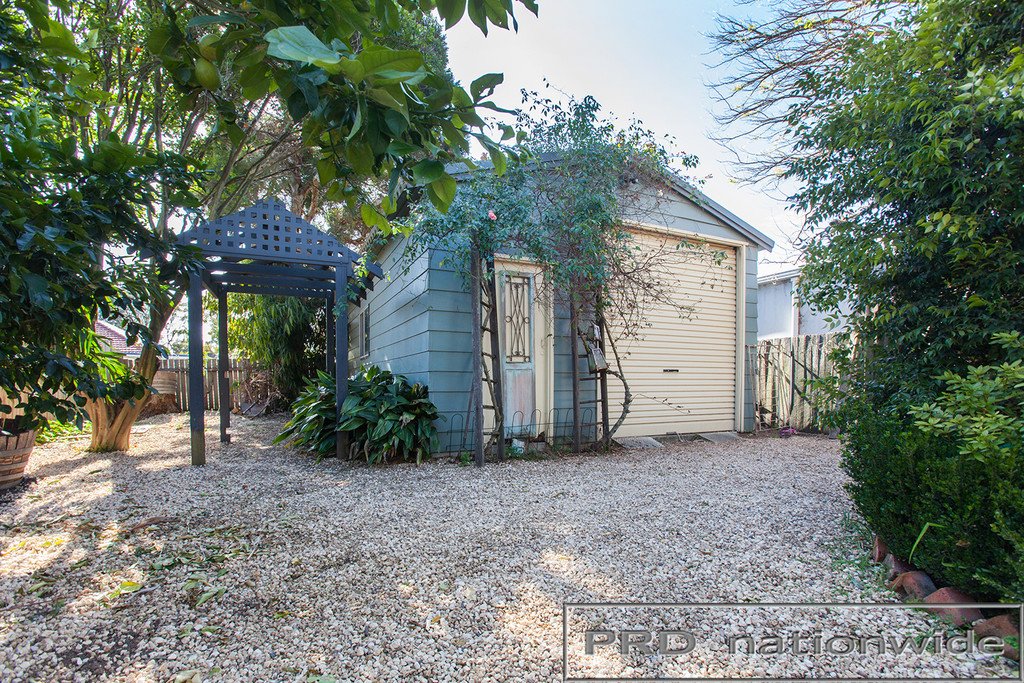 18 Allan Street LORN 15