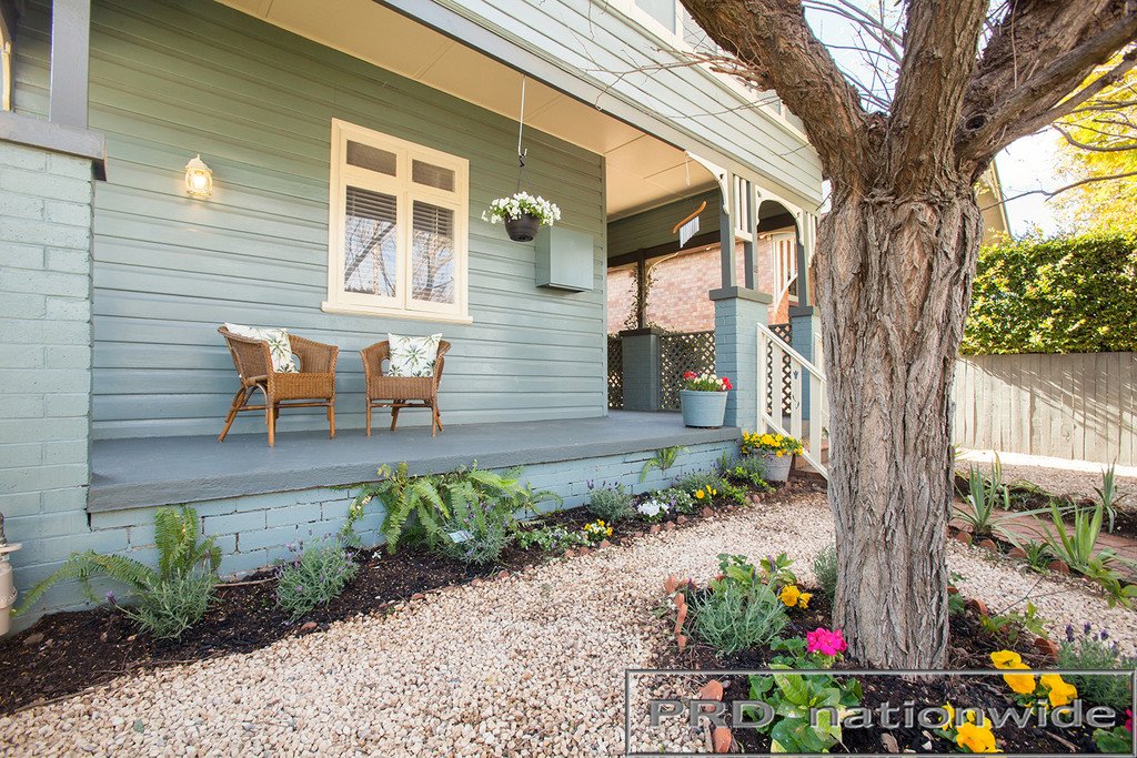 18 Allan Street LORN 18