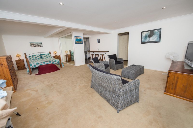 18 Amaroo Crescent FINGAL BAY 17