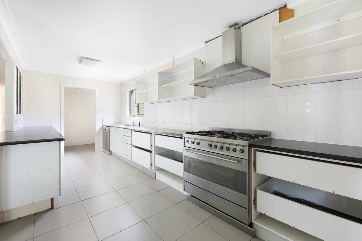 18 Aruma Avenue Burleigh Waters 5