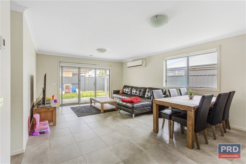 18 Atherton Street HUNTLY 3