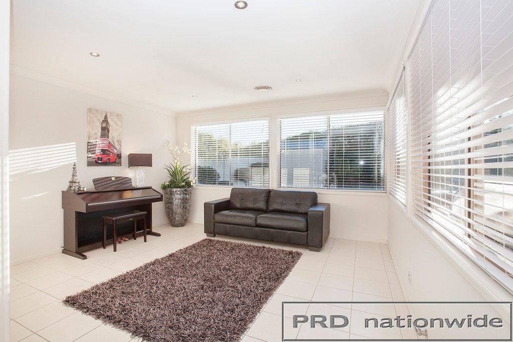 18 Avondale Drive THORNTON 6