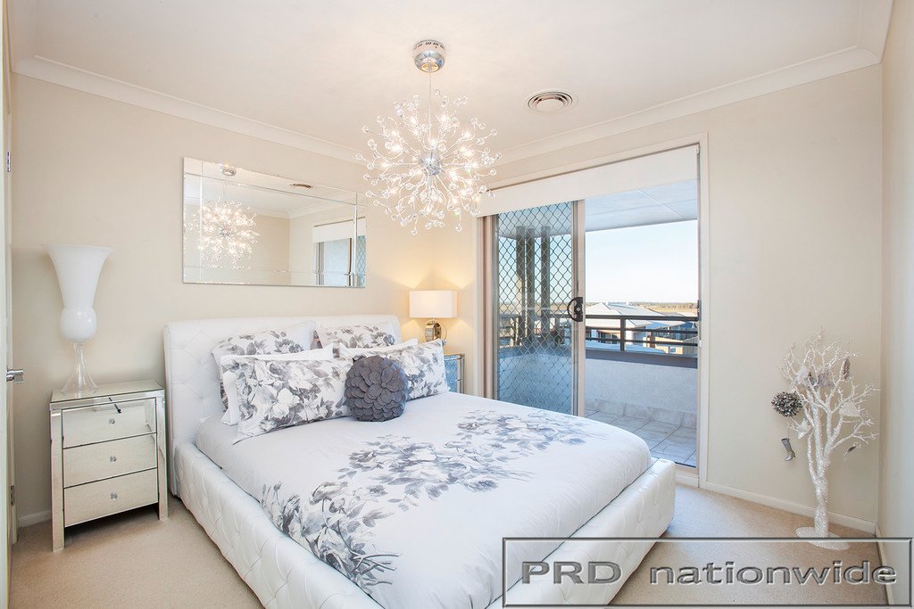 18 Avondale Drive THORNTON 15