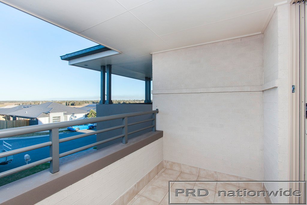 18 Avondale Drive THORNTON 16