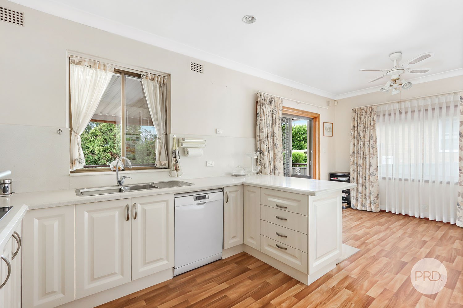 18 Baker Street OATLEY 3