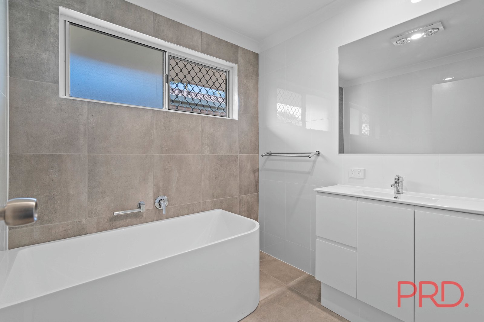 18 Ballerina Street BURLEIGH WATERS 8