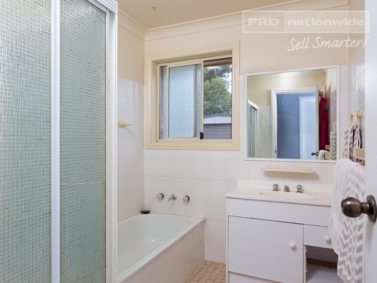 18 Balleroo Crescent GLENFIELD PARK 7