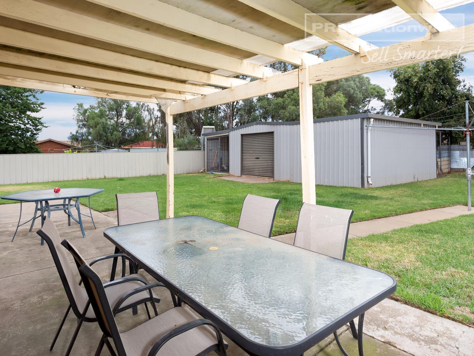 18 Balleroo Crescent GLENFIELD PARK 8