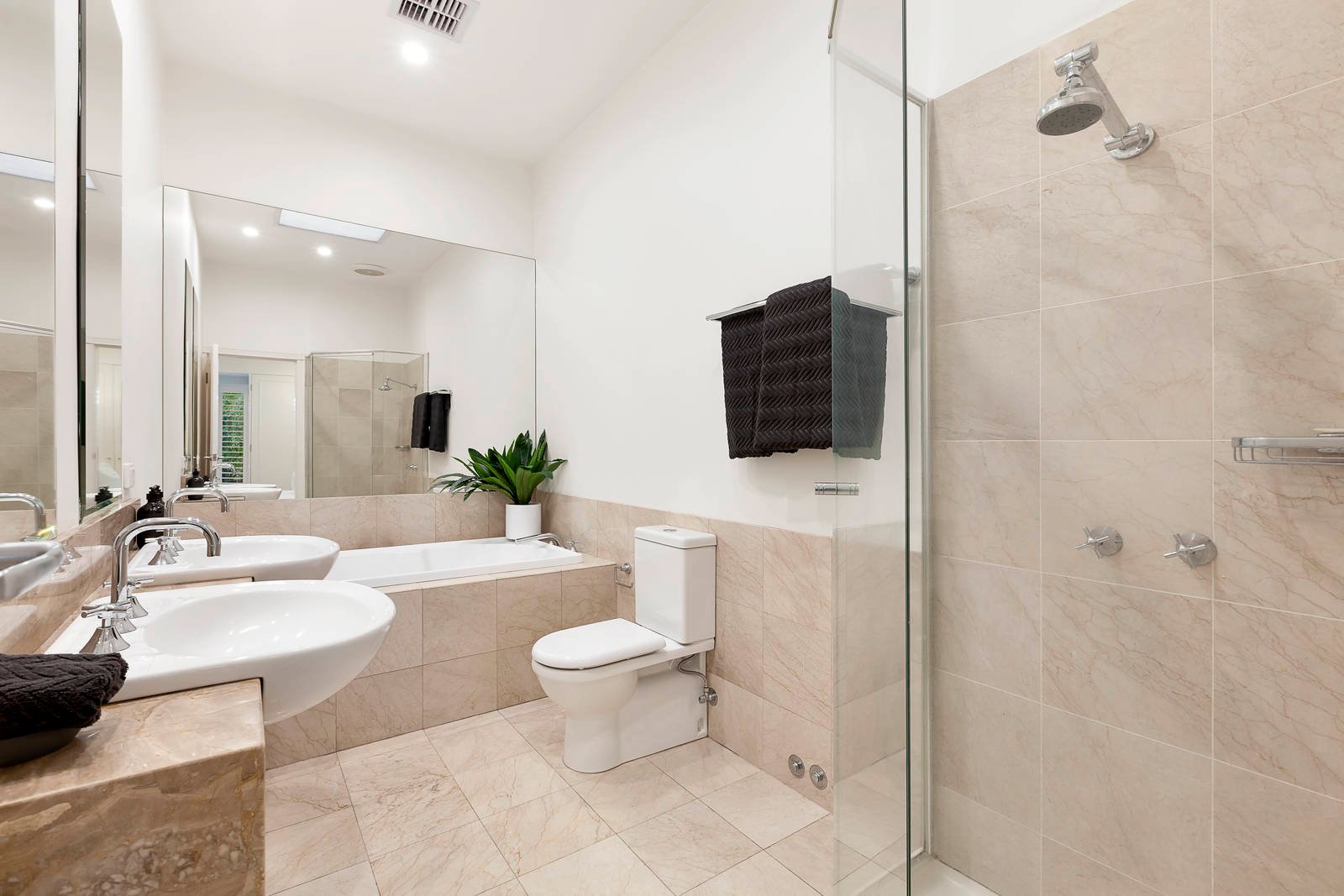 Real Estate and Property in 18 Balmerino Avenue, Toorak, VIC