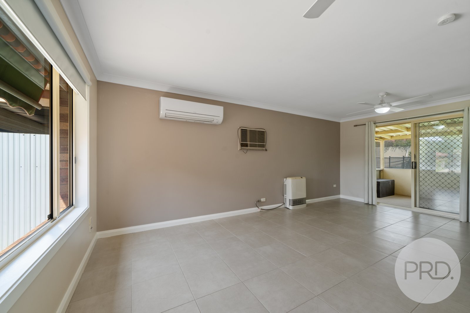 18 Bamarook Crescent GLENFIELD PARK 4