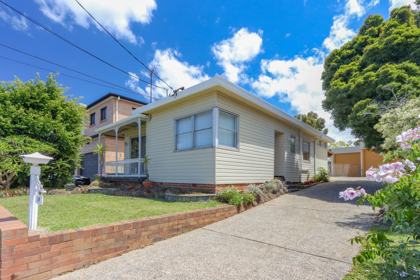 18 Barwon Road MORTDALE 1