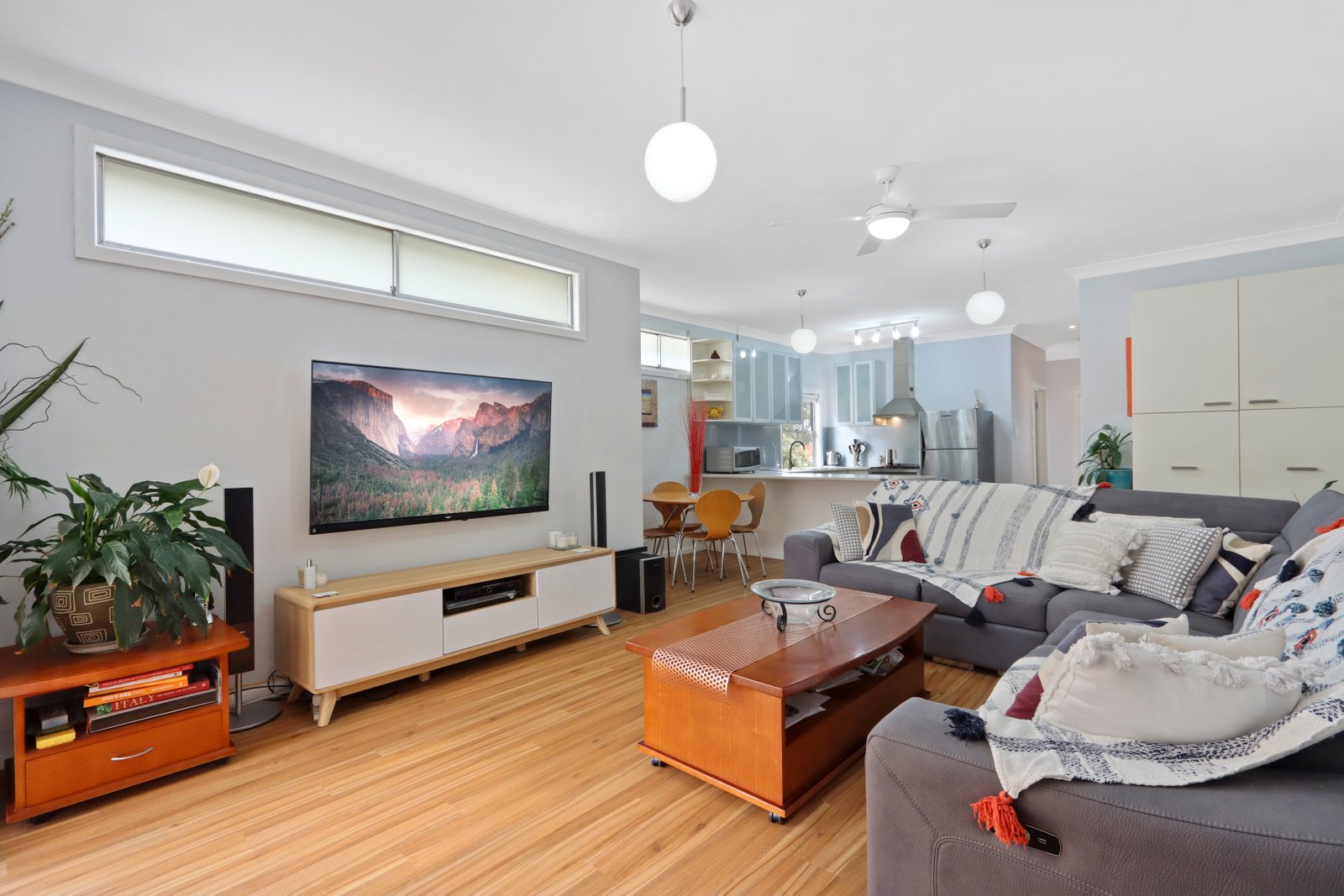 18 Barwon Road MORTDALE 2