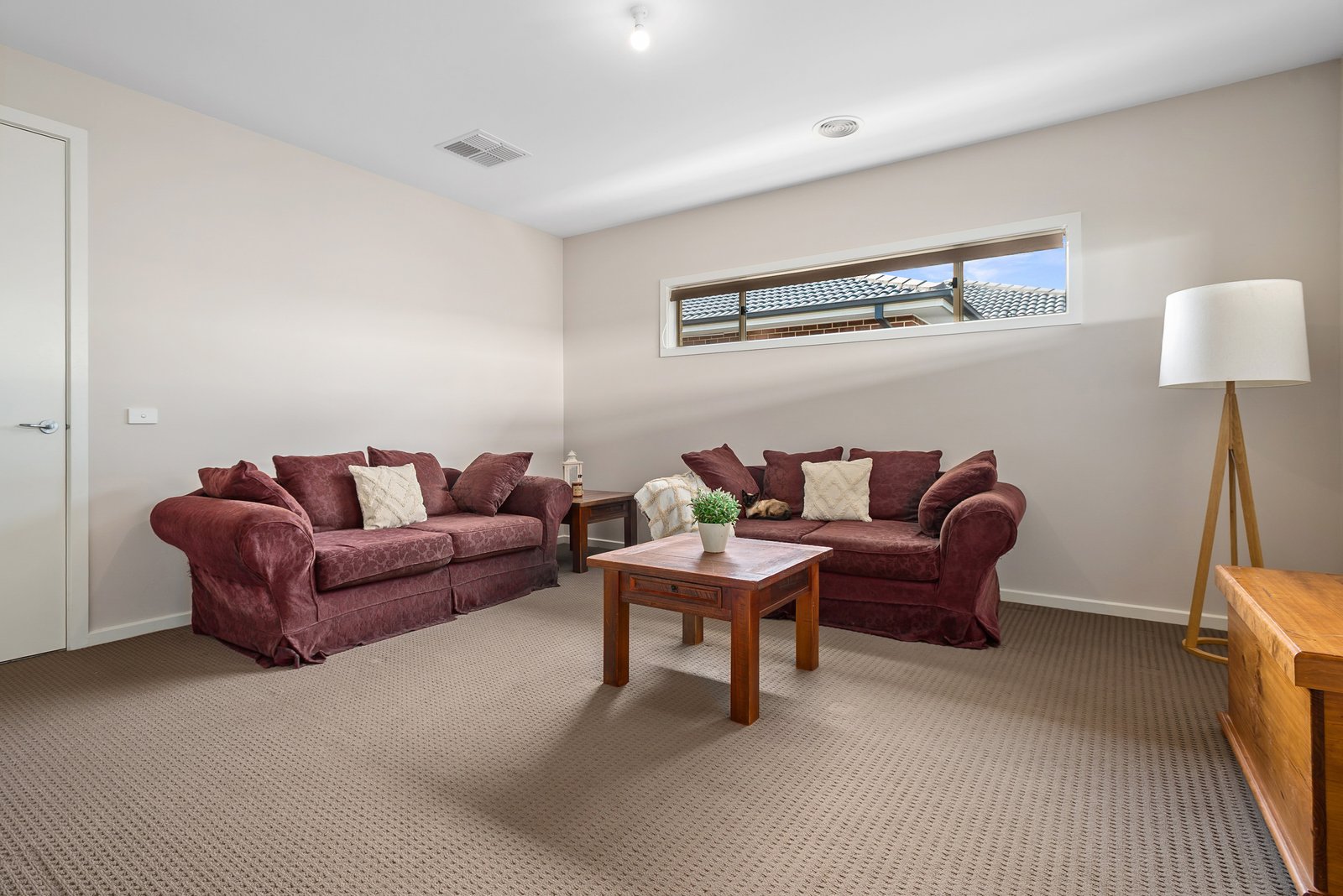 Real Estate and Property in 18 Beaumont Place, Woodend, VIC