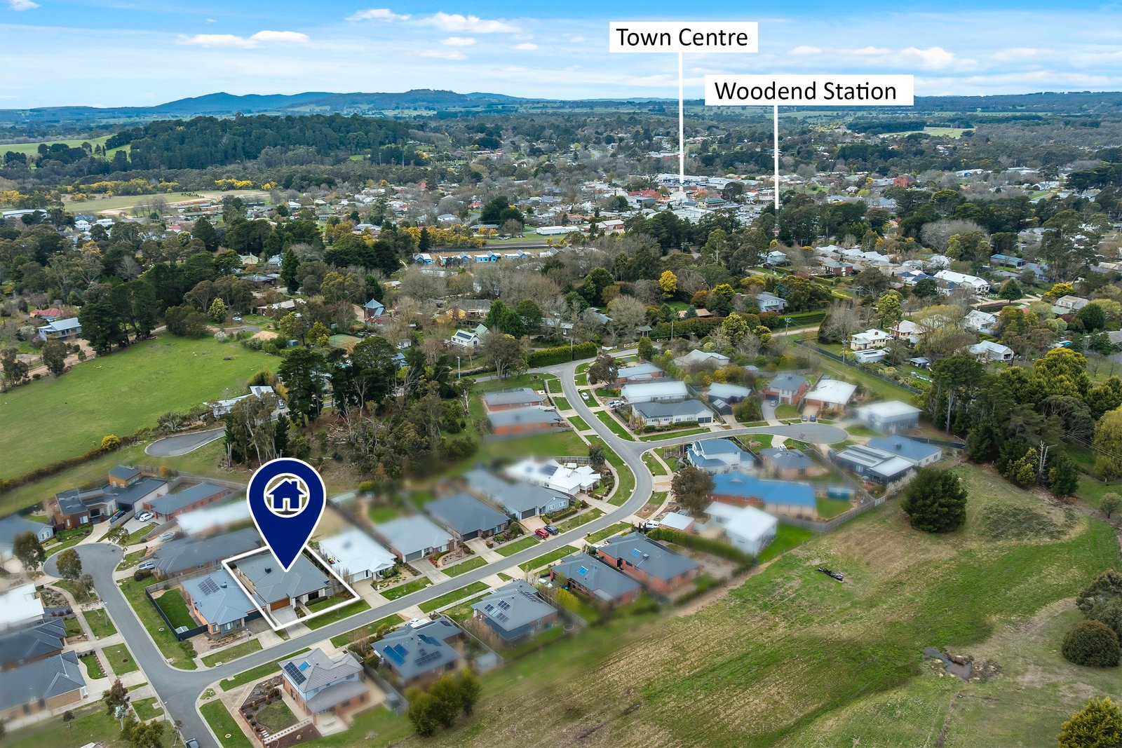 Real Estate and Property in 18 Beaumont Place, Woodend, VIC