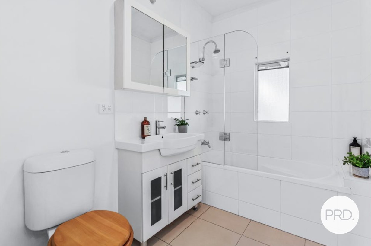 18 Bellevue Parade LABRADOR 8