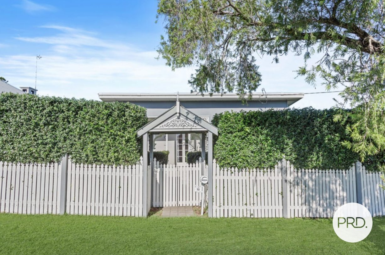 18 Bellevue Parade LABRADOR 10