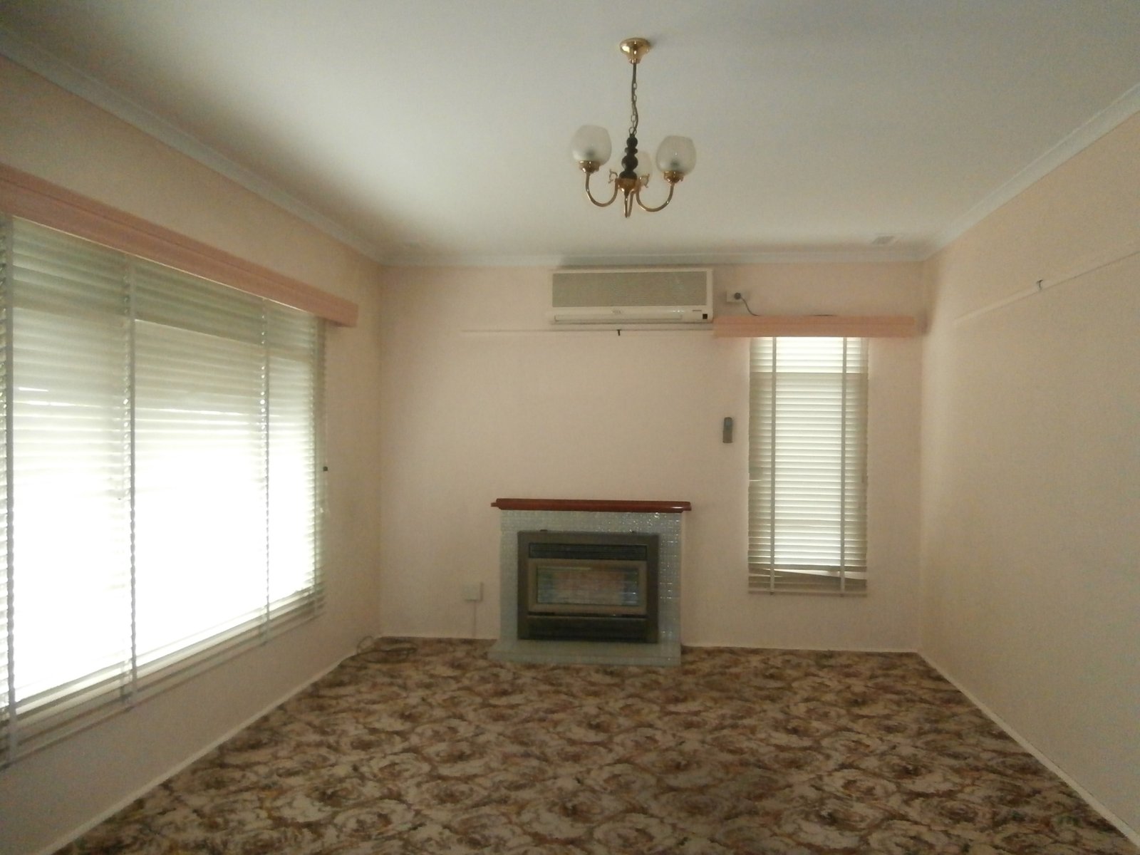 Gallery: 18 Binalong Avenue