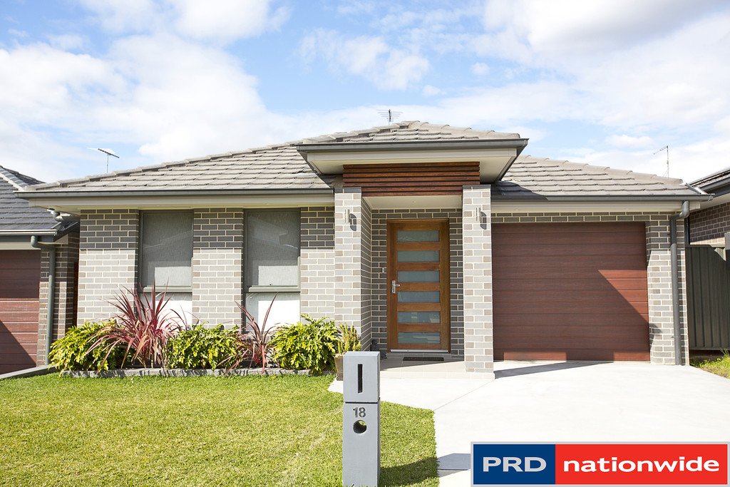 18 Binyang Avenue GLENMORE PARK 1