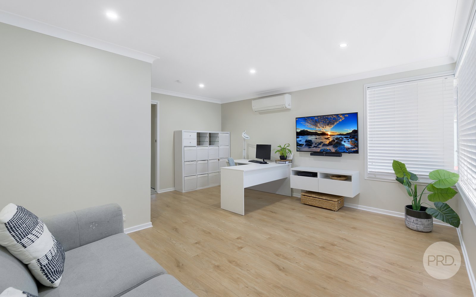 18 Blackford Crescent SOUTH PENRITH 2