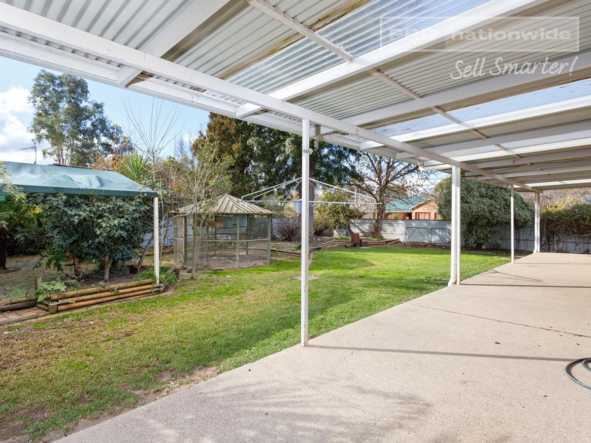 18 Bocquet Street LAKE ALBERT 8