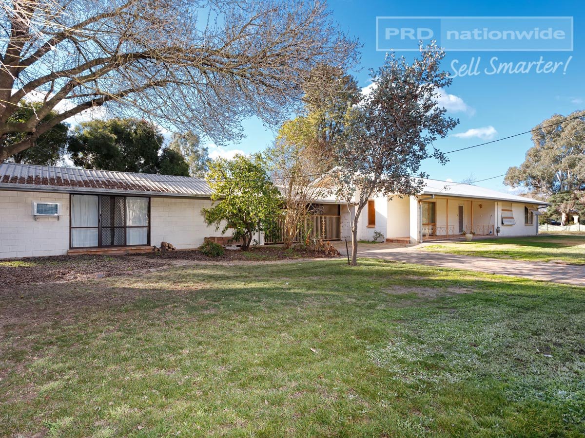 18 Bocquet Street LAKE ALBERT 9