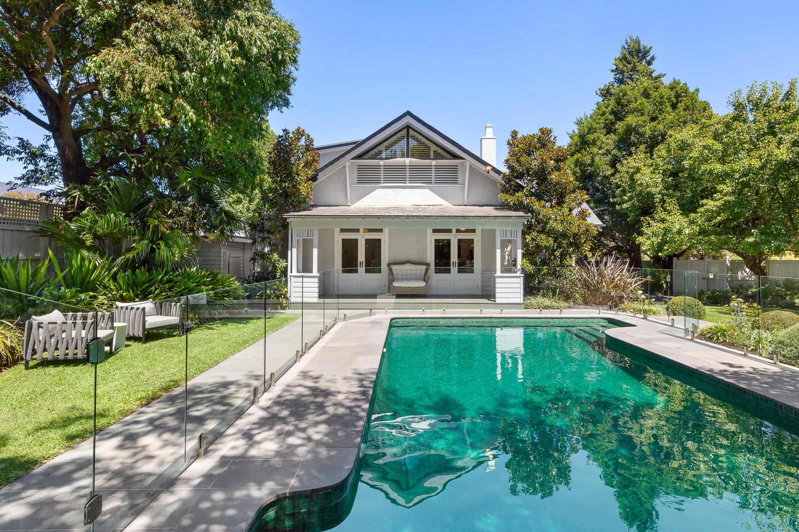 Gallery: 18 Bolton Avenue