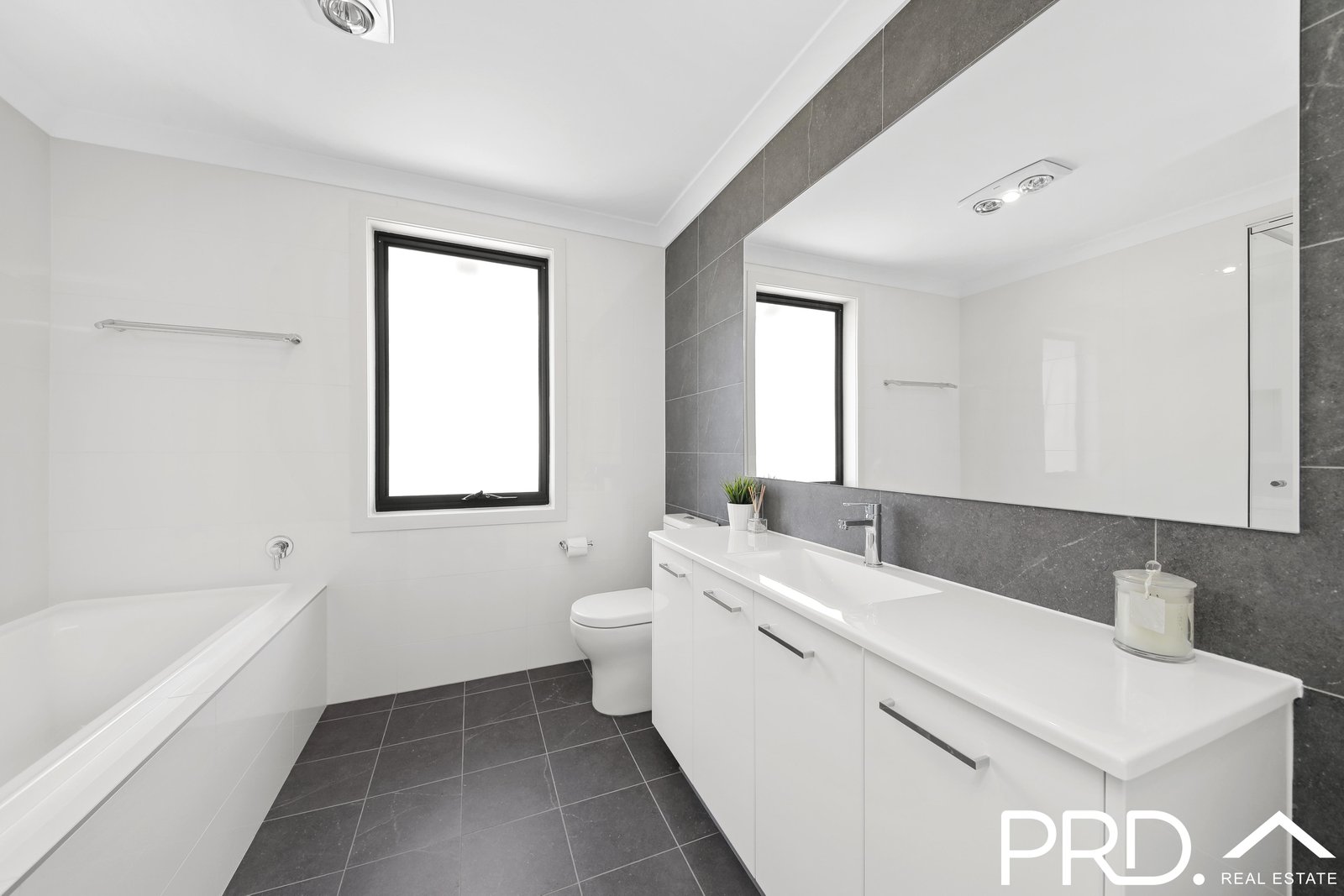 18 Boniwell Road MOOREBANK 8