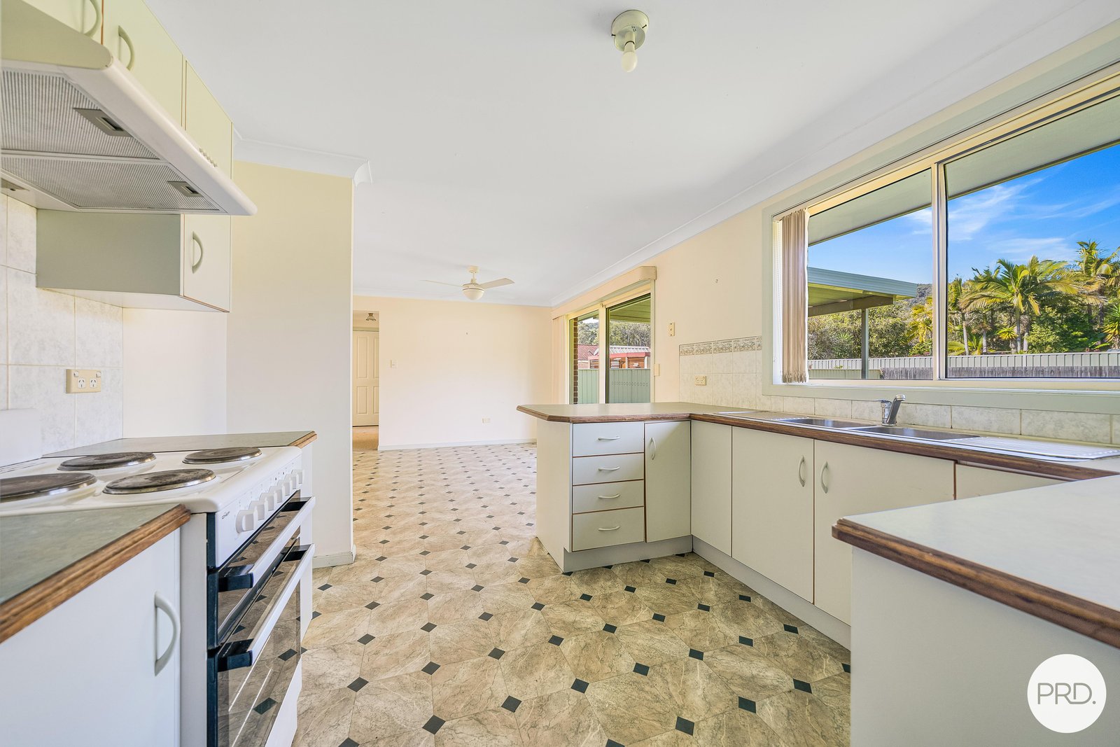 18 Botanic Drive KEW 8