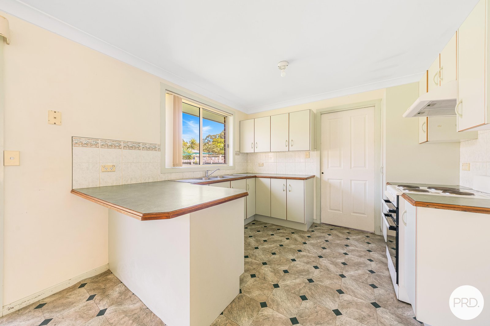 18 Botanic Drive KEW 9