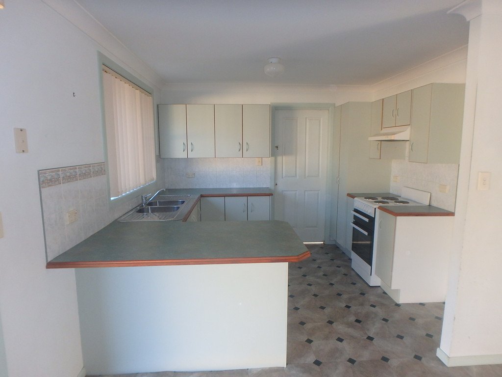 18 Botanic Drive KEW 4