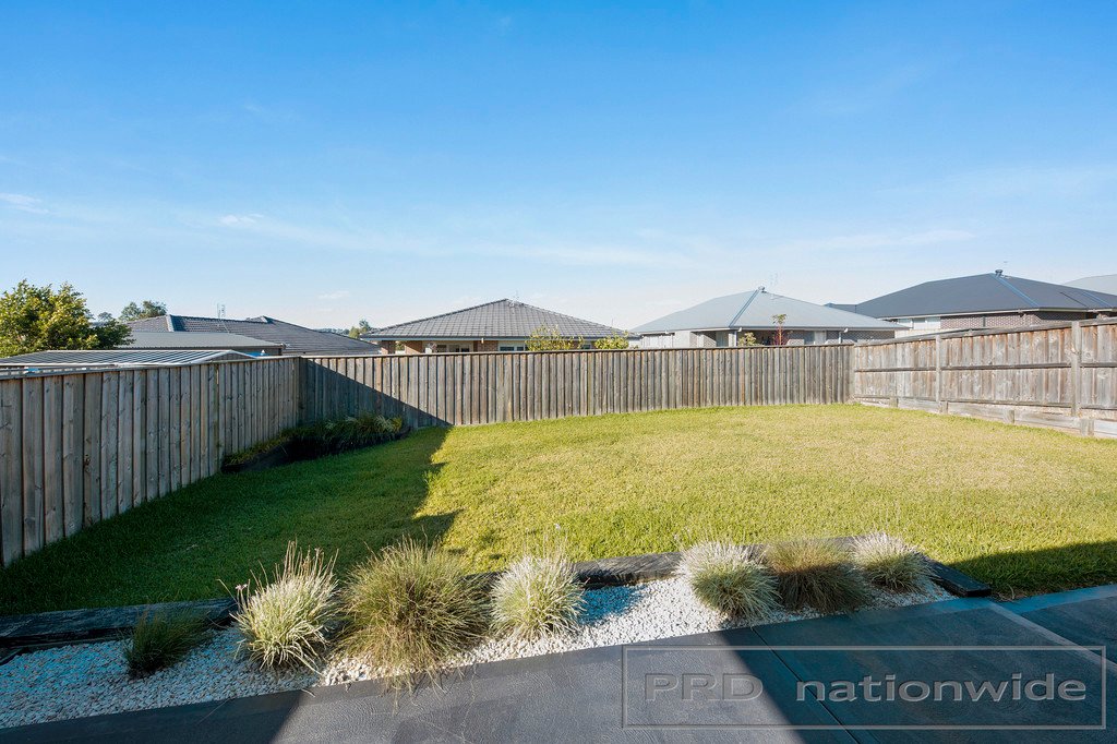 18 Bowerbird Close ABERGLASSLYN 16