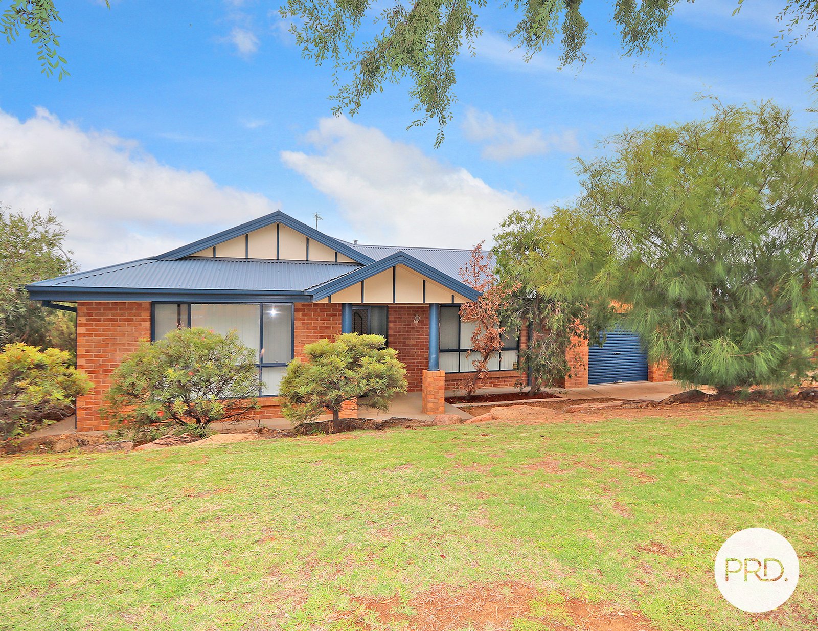 1/8 Bradfield Place LLOYD 1