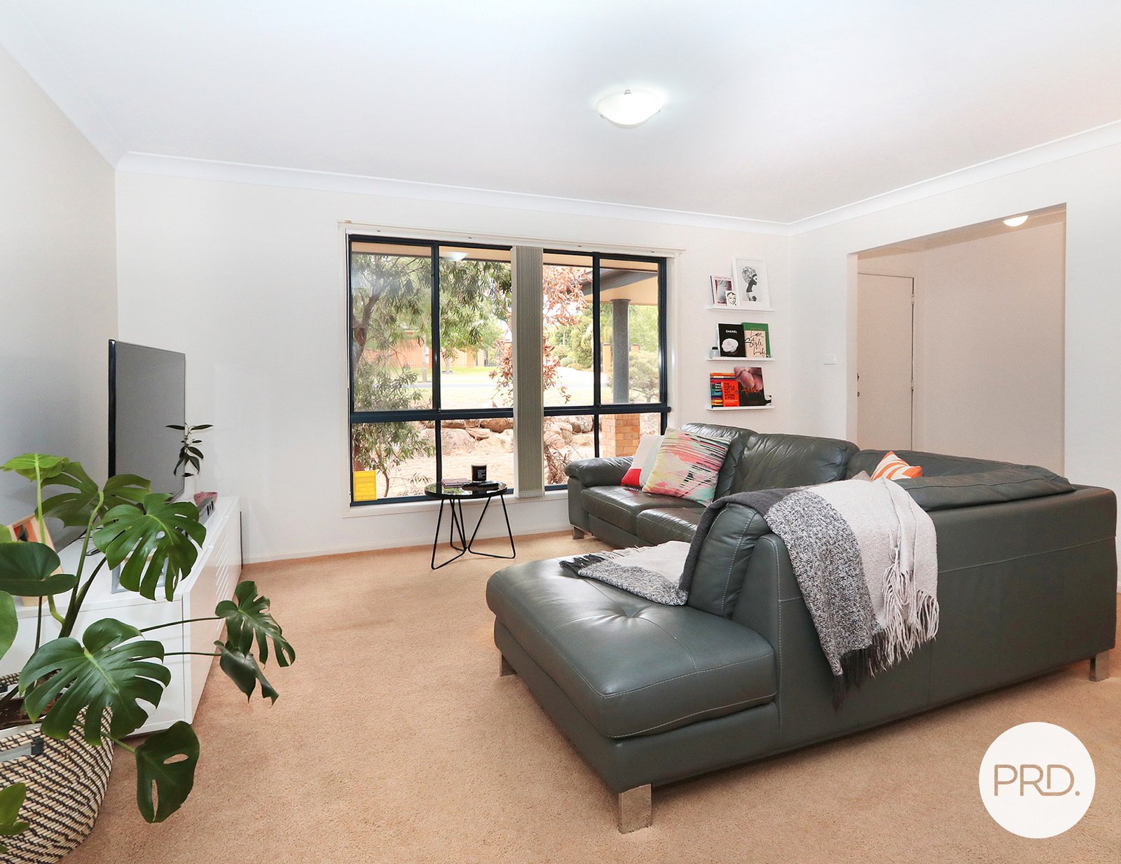 1/8 Bradfield Place LLOYD 4