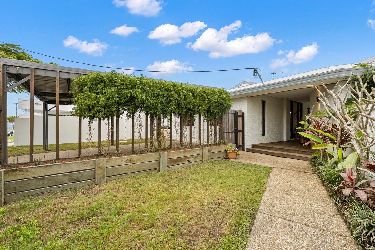 18 Bradley Avenue MIAMI 12