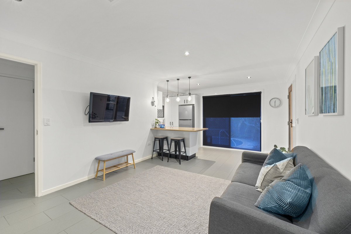 18 Bradley Avenue MIAMI 16