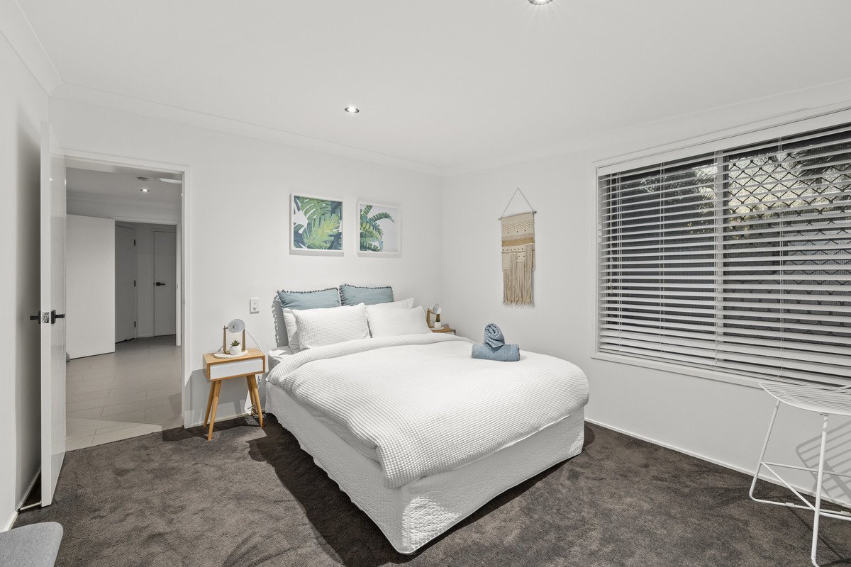 18 Bradley Avenue MIAMI 17