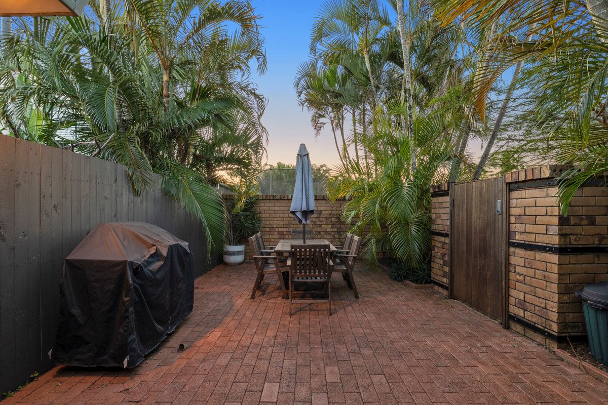 18 Bradley Avenue MIAMI 19