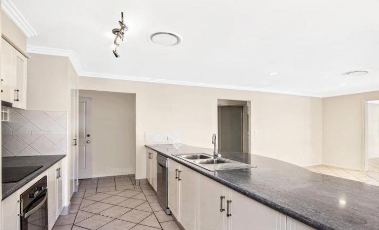 18 Breynia Court ELANORA 2