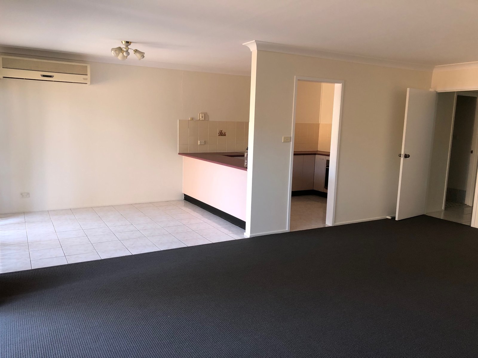 1/8 Bringelly Road KINGSWOOD 2