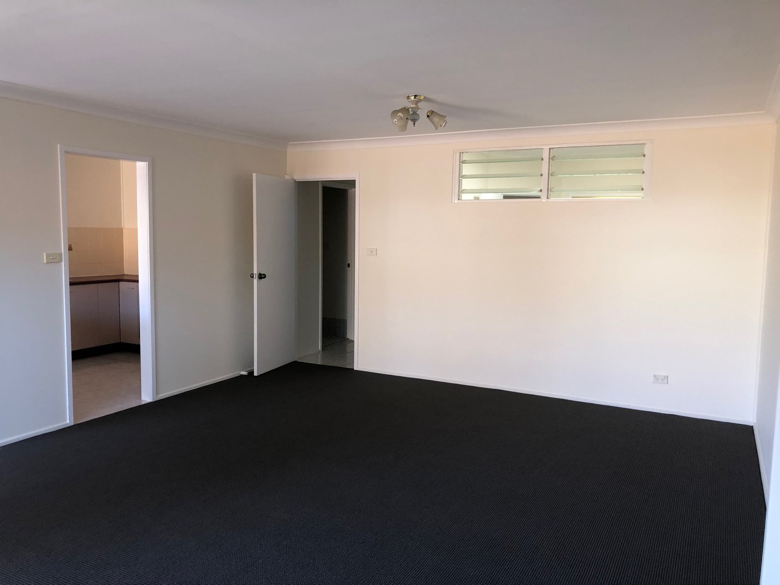 1/8 Bringelly Road KINGSWOOD 13