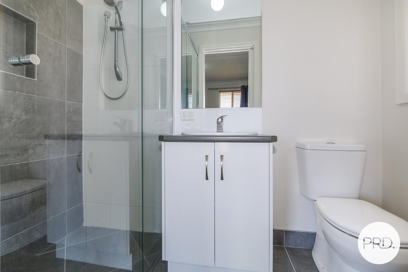 18 Britton Court JINDERA 7