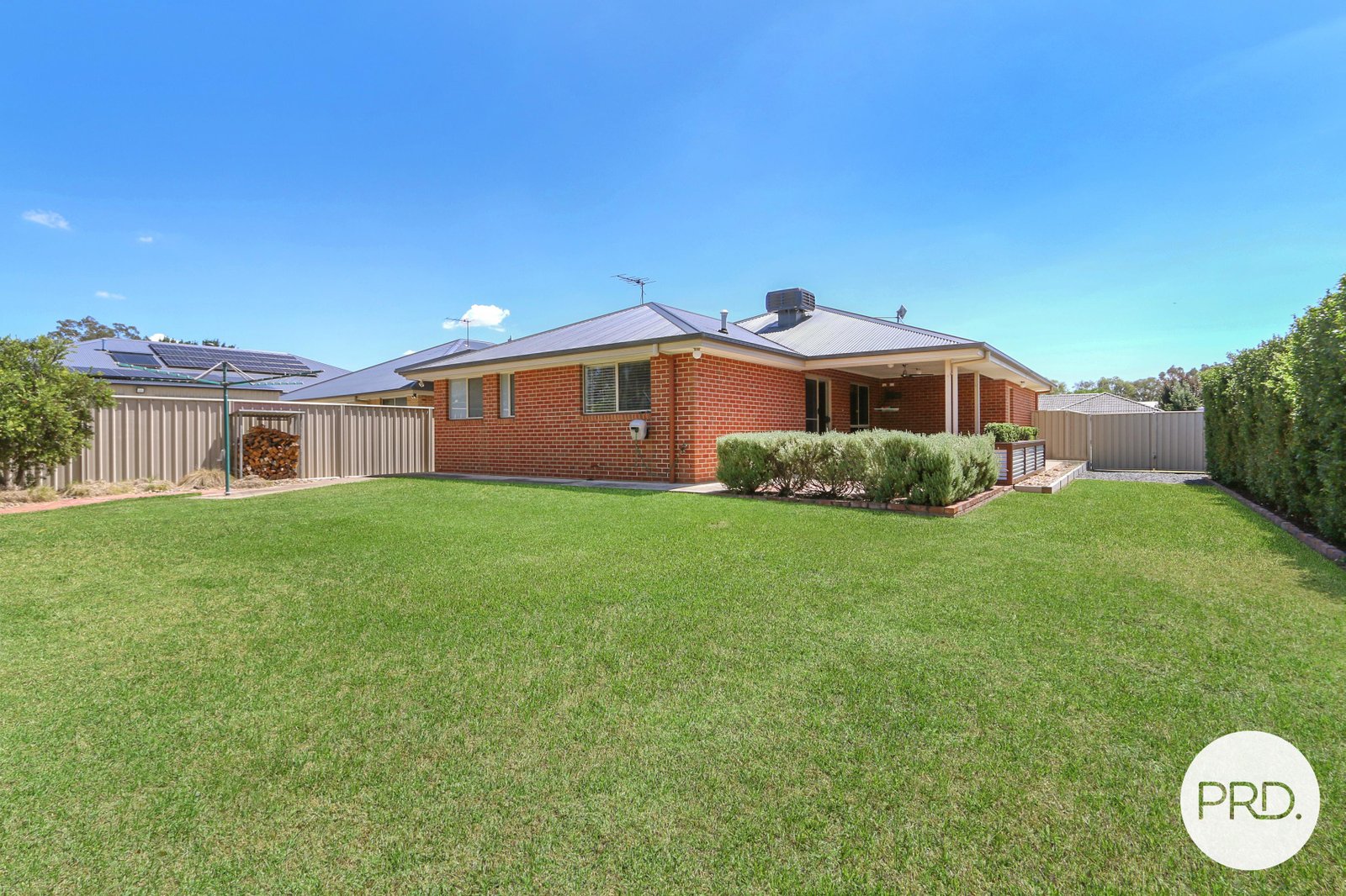 18 Britton Court JINDERA 9