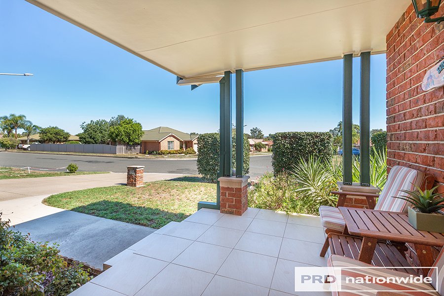 18 Bryan Street TAMWORTH 2