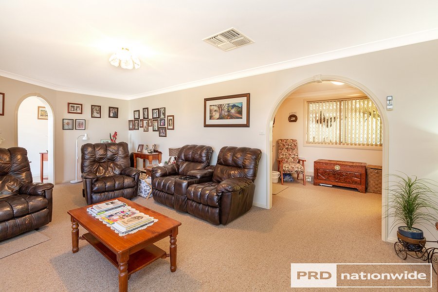 18 Bryan Street TAMWORTH 9