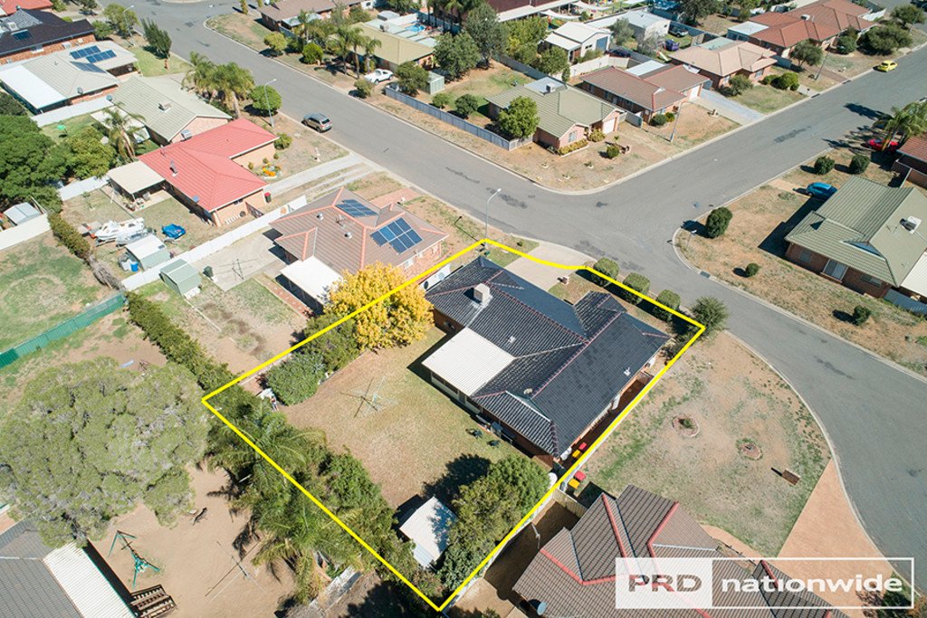 18 Bryan Street TAMWORTH 24