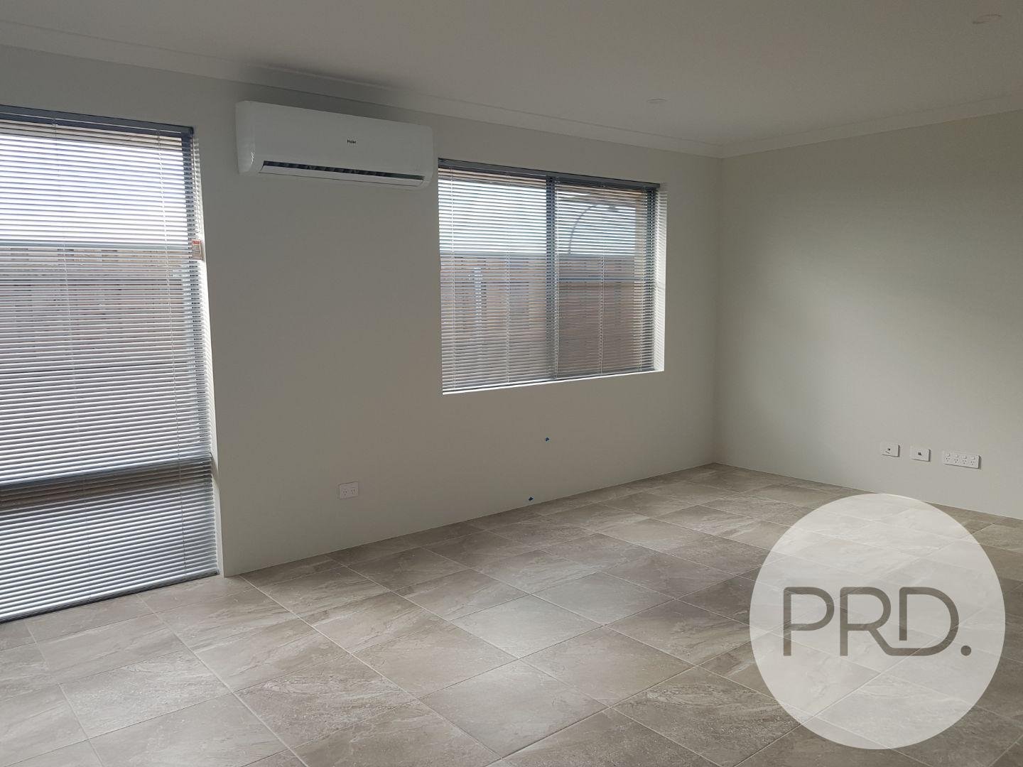 18 Bulloo Loop ELLENBROOK 4