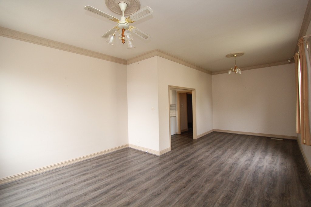 18 Burnbank Street LAKE WENDOUREE 4