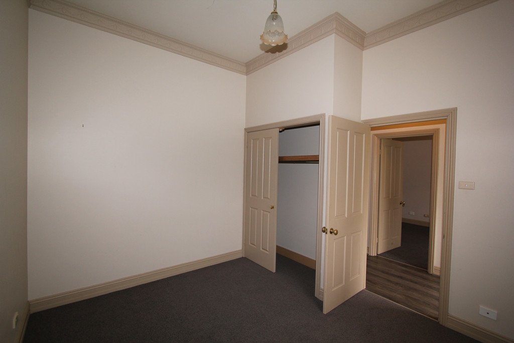 18 Burnbank Street LAKE WENDOUREE 7