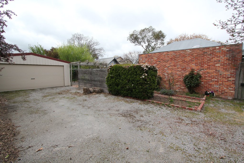 18 Burnbank Street LAKE WENDOUREE 11