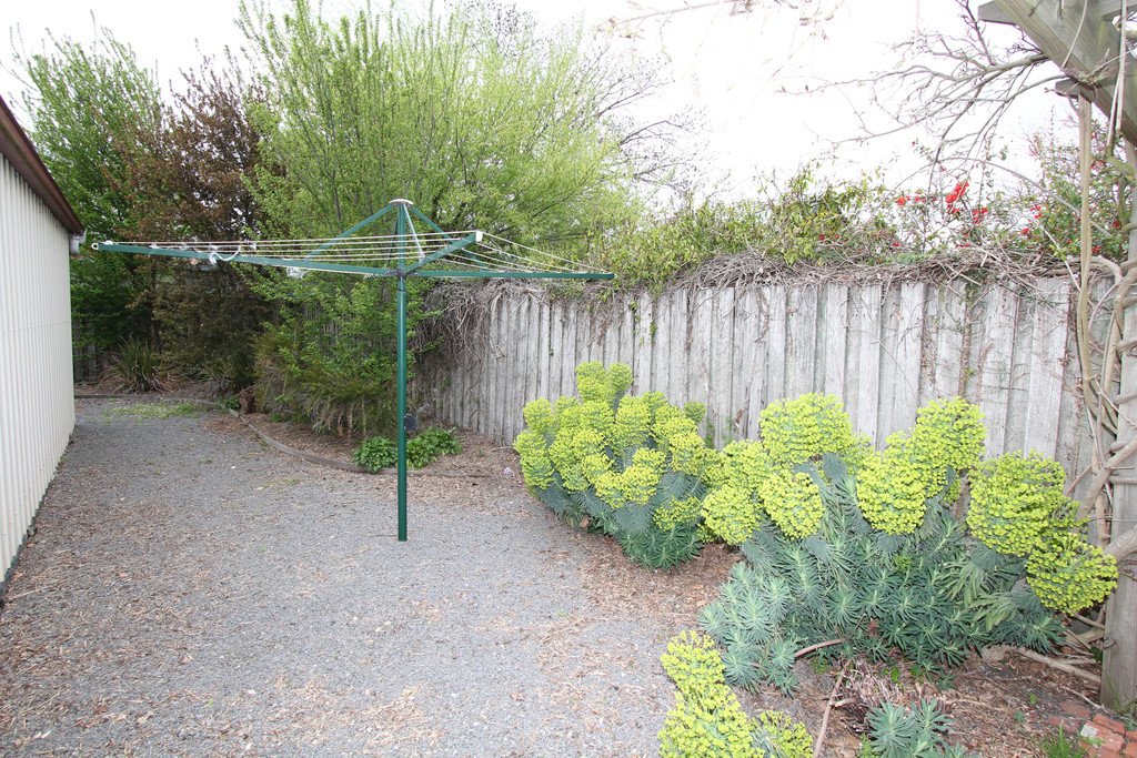 18 Burnbank Street LAKE WENDOUREE 12